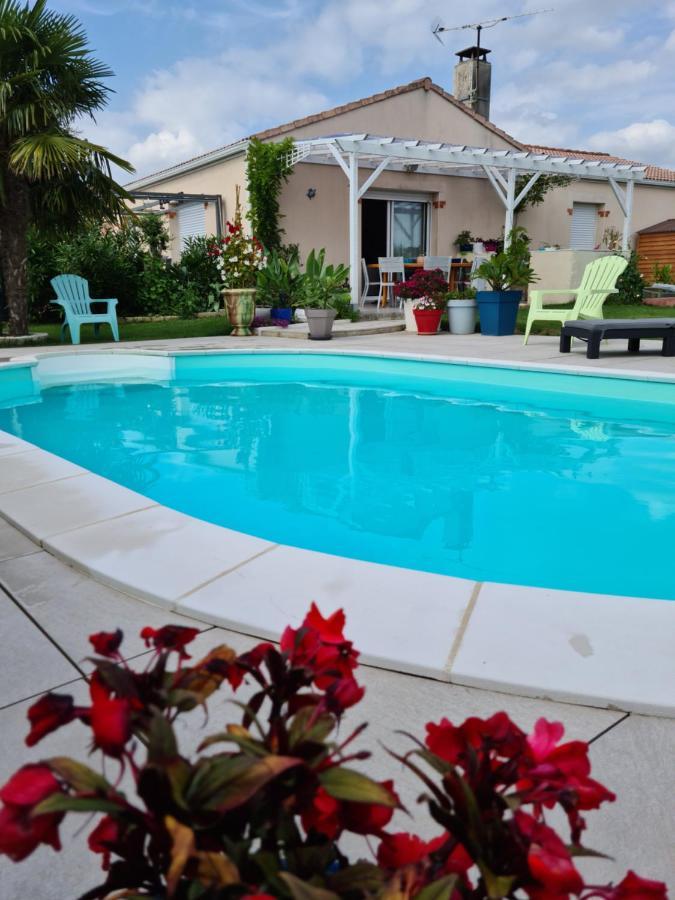Studio Le Pavachon, Piscine Familiale Chauffee - A 3 Min Du Puy Du Fou Les Épesses Exterior foto